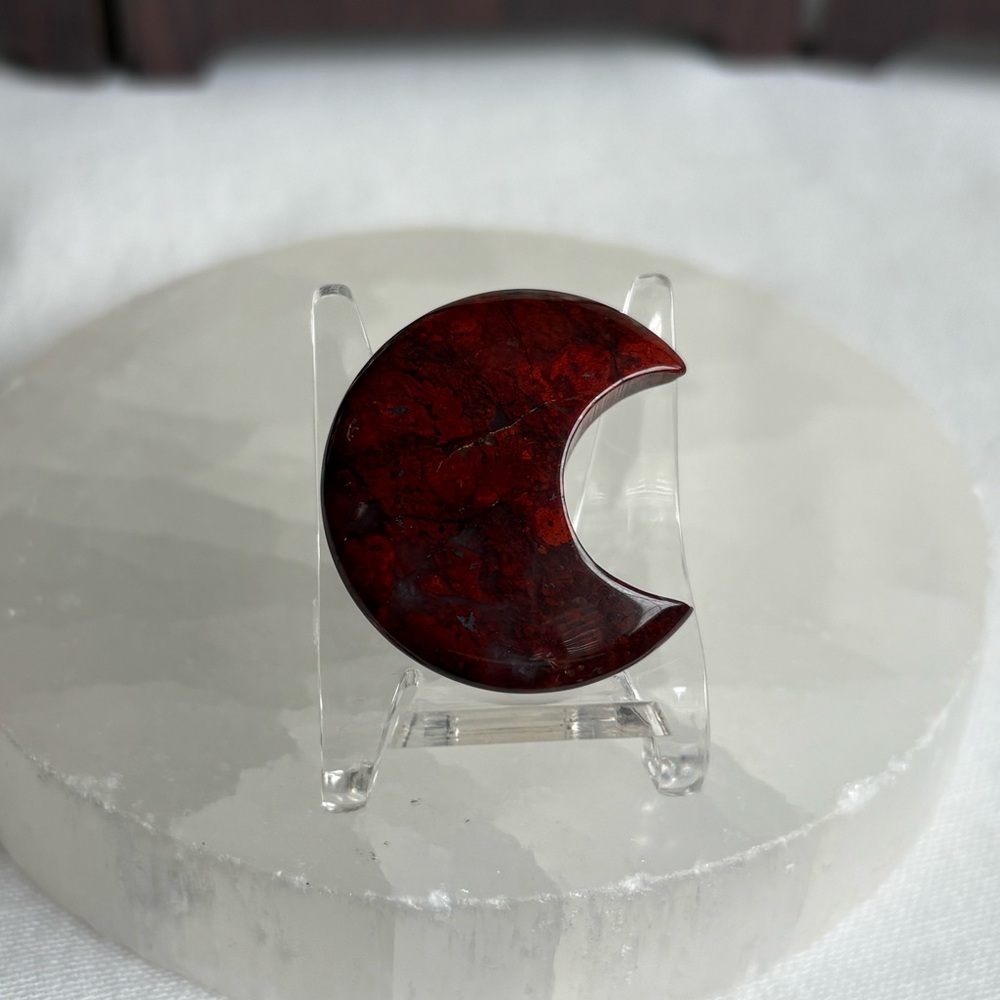 Chicken bloodstone crystal moon carving